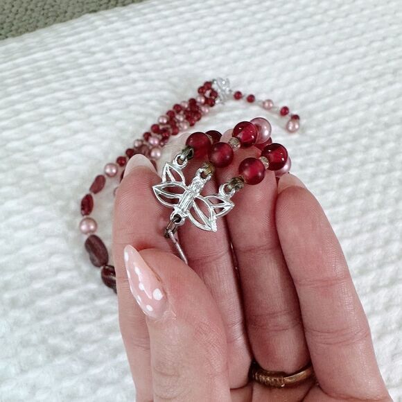 Japanese Vintage Red & Pink Beaded Three Strand Necklace - Picture 4 of 6